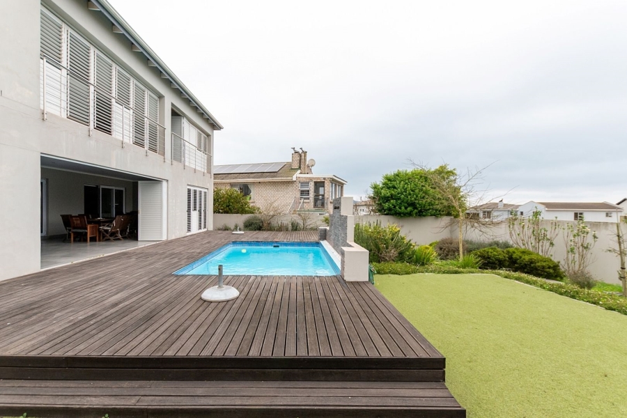 4 Bedroom Property for Sale in Myburgh Park Western Cape